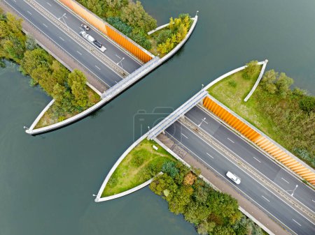 Téléchargez les photos : Aérien de l'aquaduc au Veluwemeer à Harderwijk Pays-Bas - en image libre de droit