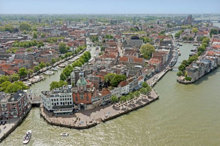 Foto de Aérea de la histórica ciudad de Dordrecht en Zuid Holanda los Países Bajos - Imagen libre de derechos