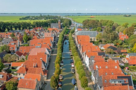 Téléchargez les photos : Aérien du village historique Sloten en Frise aux Pays-Bas - en image libre de droit