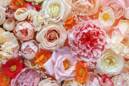 Téléchargez les photos : Fleurs fraîches colorées fond à motifs - en image libre de droit