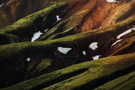 Téléchargez les photos : Vue de Landmannalaugar dans la Réserve Naturelle de Fjallabak, les Hautes Terres d'Islande - en image libre de droit