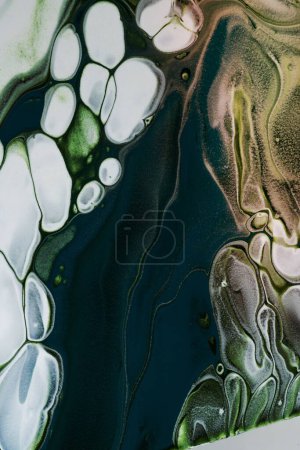 Téléchargez les photos : Green marble swirl background DIY flowing texture - en image libre de droit