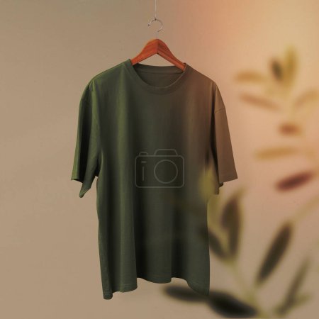 Téléchargez les photos : Green oversized t-shirt, casual apparel in unisex design - en image libre de droit