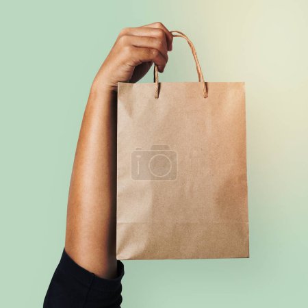 Foto de Bolsa de compras de papel para comida para llevar concepto - Imagen libre de derechos