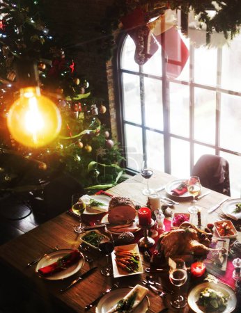 Foto de Navidad familia cena mesa concepto - Imagen libre de derechos