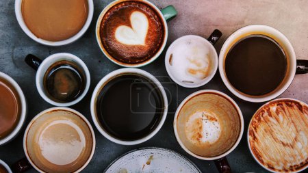 Téléchargez les photos : Café papier peint de bureau, fond photo cappuccino plat laïc - en image libre de droit