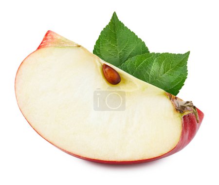 Téléchargez les photos : Tranche de pomme isolée avec feuille. Pommes rouges sur fond blanc avec chemin de coupe. Comme élément de conception. - en image libre de droit