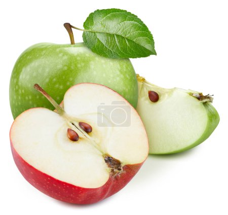 Téléchargez les photos : Pommes rouges et vertes sur fond blanc. Couper les pommes chemin. Pommes macro studio photo - en image libre de droit