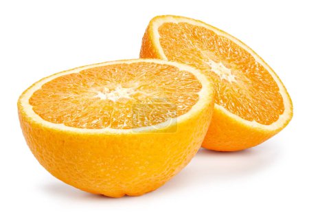 Téléchargez les photos : Fruits orange à moitié isolés sur fond blanc. Orange Clipping Path. La meilleure photo pour votre projet. - en image libre de droit