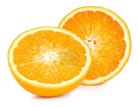 Téléchargez les photos : Fruits orange à moitié isolés sur fond blanc. Orange Clipping Path. La meilleure photo pour votre projet. - en image libre de droit