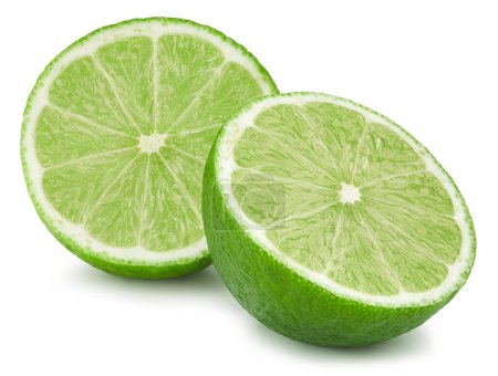 Téléchargez les photos : Limes moitié isolé sur fond blanc. limes fruit Clipping Path. Qualité macro photo - en image libre de droit