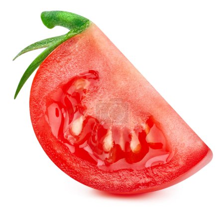 Téléchargez les photos : Tranche de tomate isolée sur fond blanc. Tomate rouge fraîche avec chemin de coupe - en image libre de droit