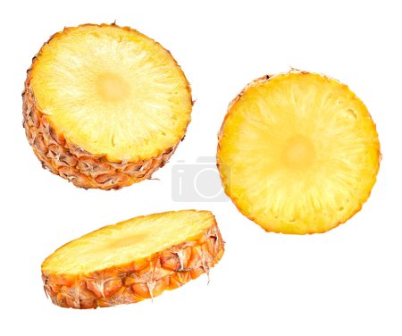 Téléchargez les photos : Collecter l'ananas avec des tranches isolées sur blanc. Collection d'ananas. Ananas isolé Sentier de coupe - en image libre de droit