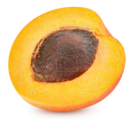 Téléchargez les photos : Juteux abricot moitié chemin de coupe. Abricot frais bio isolé sur blanc. Profondeur de champ complète - en image libre de droit