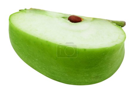 Téléchargez les photos : Tranches de pommes vertes isolées sur fond blanc. Tapis de coupe de pommes fraîches mûres - en image libre de droit