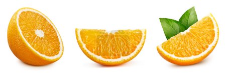 Téléchargez les photos : Tranches d'orange. Orange biologique fraîche isolée sur fond blanc. Collection orange - en image libre de droit