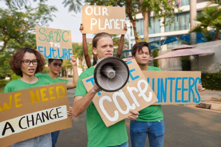 Téléchargez les photos : Des écologistes appellent les gouvernements et les entreprises à agir pour protéger notre planète - en image libre de droit
