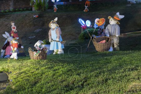 Foto de Decoración de Pascua en el pequeño pueblo de Colinas en el valle de Taquari en Rio Grande do Sul Brasil. - Imagen libre de derechos