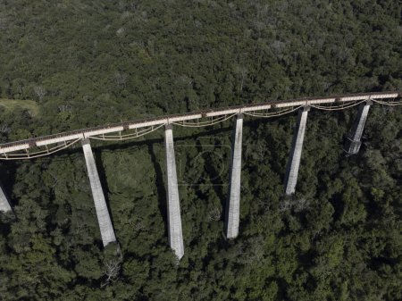 Foto de Viaducto de Pesseguinho, Ferrocarril del Trigo en el Valle de Taquari en Rio Grande do Sul. - Imagen libre de derechos