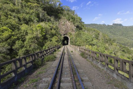 Foto de Ferrocarril del Trigo. Ferrocarril en el sur de Brasil en el valle de Taquari en Río Grande do Sul. - Imagen libre de derechos