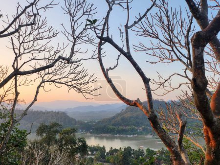 Téléchargez les photos : Belle vue sur le lac Kwan Phayao, Thaïlande. - en image libre de droit