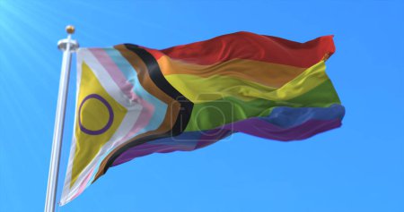Téléchargez les photos : Intersexe inclusif fierté drapeau agitant - en image libre de droit