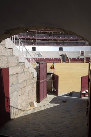 Téléchargez les photos : D'une entrée corredor entraînement de torero dans une arène, Malaga, Espagne - en image libre de droit