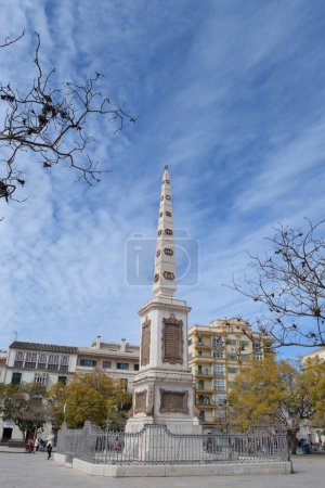Téléchargez les photos : Obélisque monument à Torrijos place Merced, Malaga, Espagne - en image libre de droit