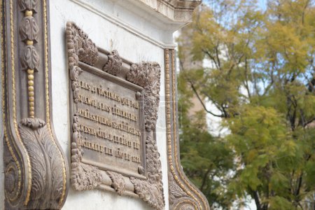 Téléchargez les photos : Plaque commémorative sur l'obélisque à Torrijos, Place Merced, Malaga, Espagne - en image libre de droit