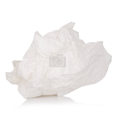 Téléchargez les photos : Balle de papier toilette isolée sur fond blanc. - en image libre de droit