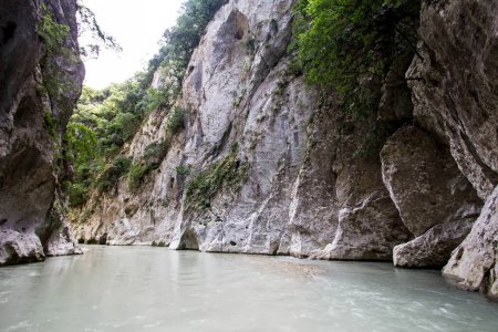 Foto de El mítico río Acheron es muy importante para los griegos, paisajes - Imagen libre de derechos