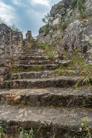 Foto de Stairway to the Penedo do Castro viewpoint, Penacova, Portugal - Imagen libre de derechos