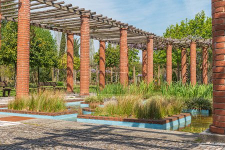 Arnado Park in Ponte de Lima. Portugal. Dieser Park ist integraler Bestandteil des Projekts zur Aufwertung der Ufer des Flusses Lima und soll sowohl kulturell als auch erholsam sein.