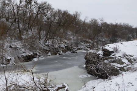 Cañón de Tiasmyn cerca de Kam 'yanka, Óblast de Cherkasy, Ucrania durante el invierno