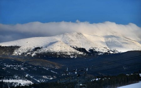 Téléchargez les photos : Beautiful summit of Peak 8 covered with snow. Colorado, United States, North America. - en image libre de droit