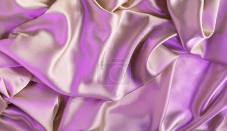 Tissu satiné brillant soyeux avec plis et lumière au néon violet. Texture abstraite fond.