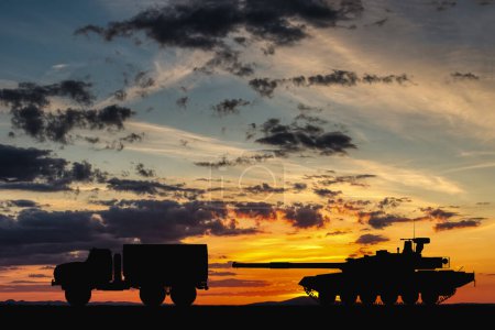 Silhouette eines Militärlastwagens und Panzers vor dem Hintergrund eines hellen Sonnenuntergangs mit Wolken. Militärisches Drohungskonzept.