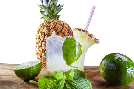 Pineapple and lime cocktail with mint