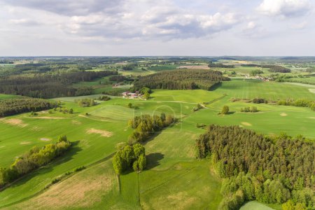 Foto de Drone de campo por encima de la vista superior en Polonia copyspace - Imagen libre de derechos