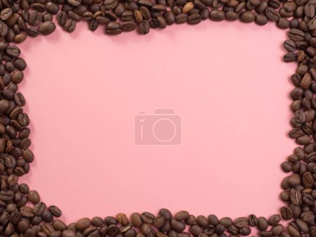 Foto de Granos de café alrededor pastel fondo sitio web textspace - Imagen libre de derechos