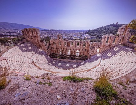 Atenas Grecia, Herodium antiguo teatro abierto bajo acrópolis y vista panorámica de la ciudad