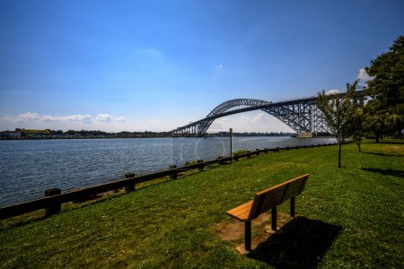 Foto de Bayonne Bridge from the Dennis P. Collins Park, Bayonne, NJ, Estados Unidos - Imagen libre de derechos