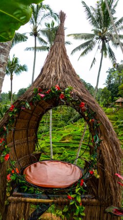 BALI ABRIL 2024 - nidos de paja en el hermoso paisaje con terrazas de arroz verde cerca de la aldea de Tegallalang, Bali, Indonesia