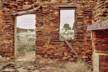 Flinders Rangers in Südaustralien, Blick auf Überreste eines alten Gehöfts
