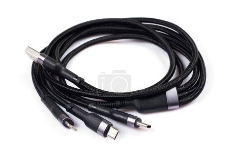 Téléchargez les photos : Câble d'alimentation USB 3 en 1 couleur noir Sortie pour USB Type C, Micro USB. - en image libre de droit