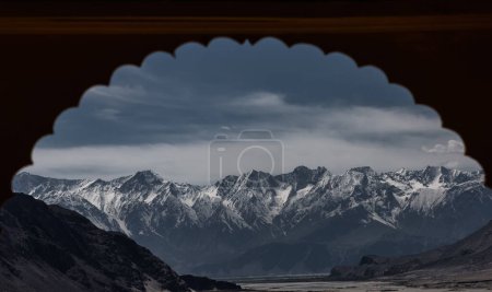 Foto de Passu es un pequeño pueblo. Situado en el Valle de Gojal superior Hunza de Gilgit, en el norte de Pakistán. - Imagen libre de derechos