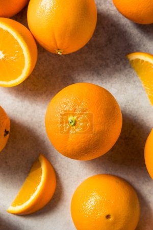 Téléchargez les photos : Agrumes orange bio crus prêts à manger - en image libre de droit