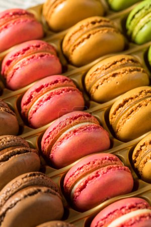 Téléchargez les photos : Homemade Sweet French Macarons Ready to Eat for Dessert - en image libre de droit