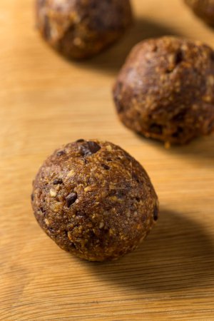 Foto de Homemade Chocolate Oatmeal Energy Balls for Breakfast - Imagen libre de derechos