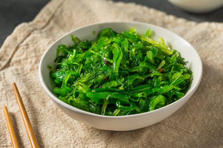 Téléchargez les photos : Miyeok coréen Julgi Bokkeum Seaweed Side avec des graines de sésame - en image libre de droit